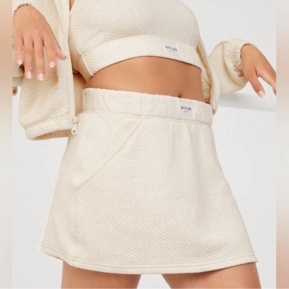 Aerie Offline coffee run sports bra top and Skort set cream quilted size XS